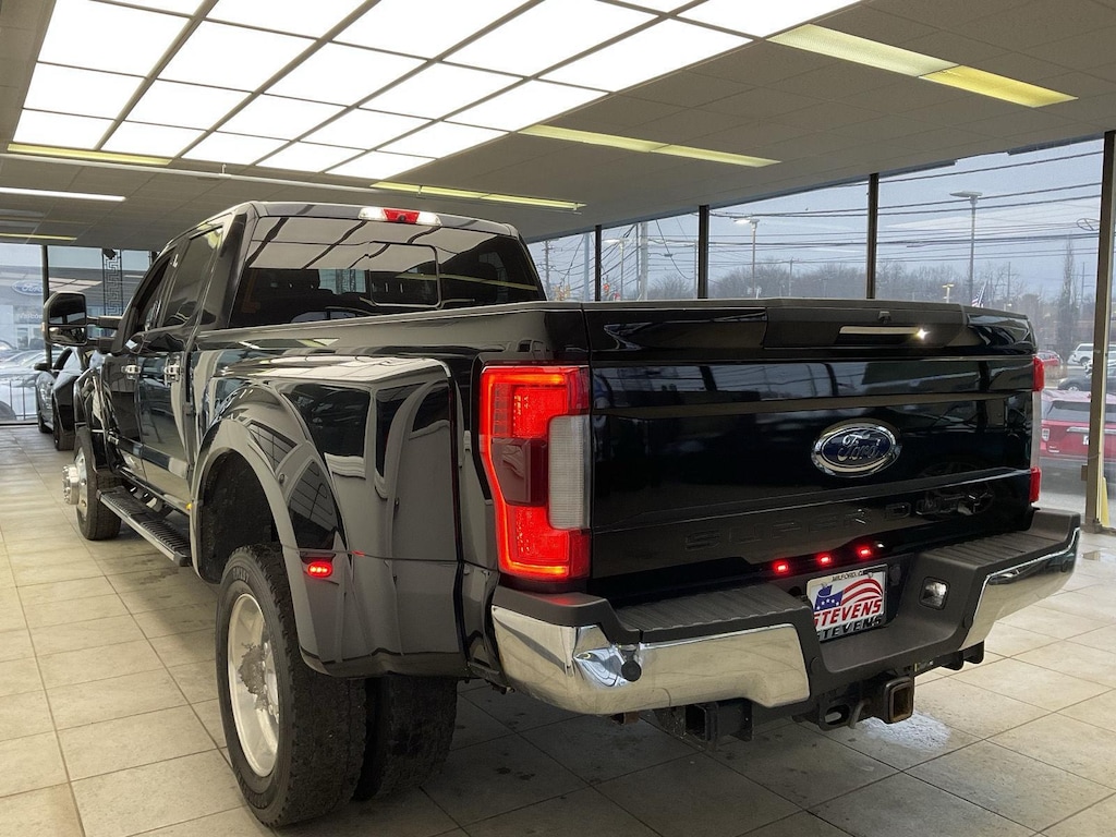 2017 Ford F-450 Lariat photo 4