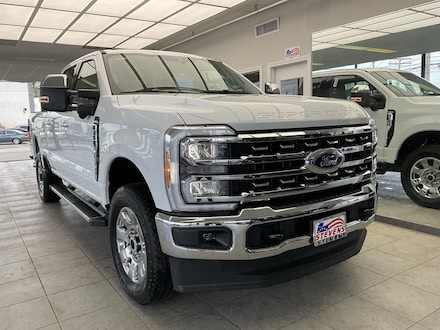 2026 Ford Super Duty F-350 SRW Lariat Truck