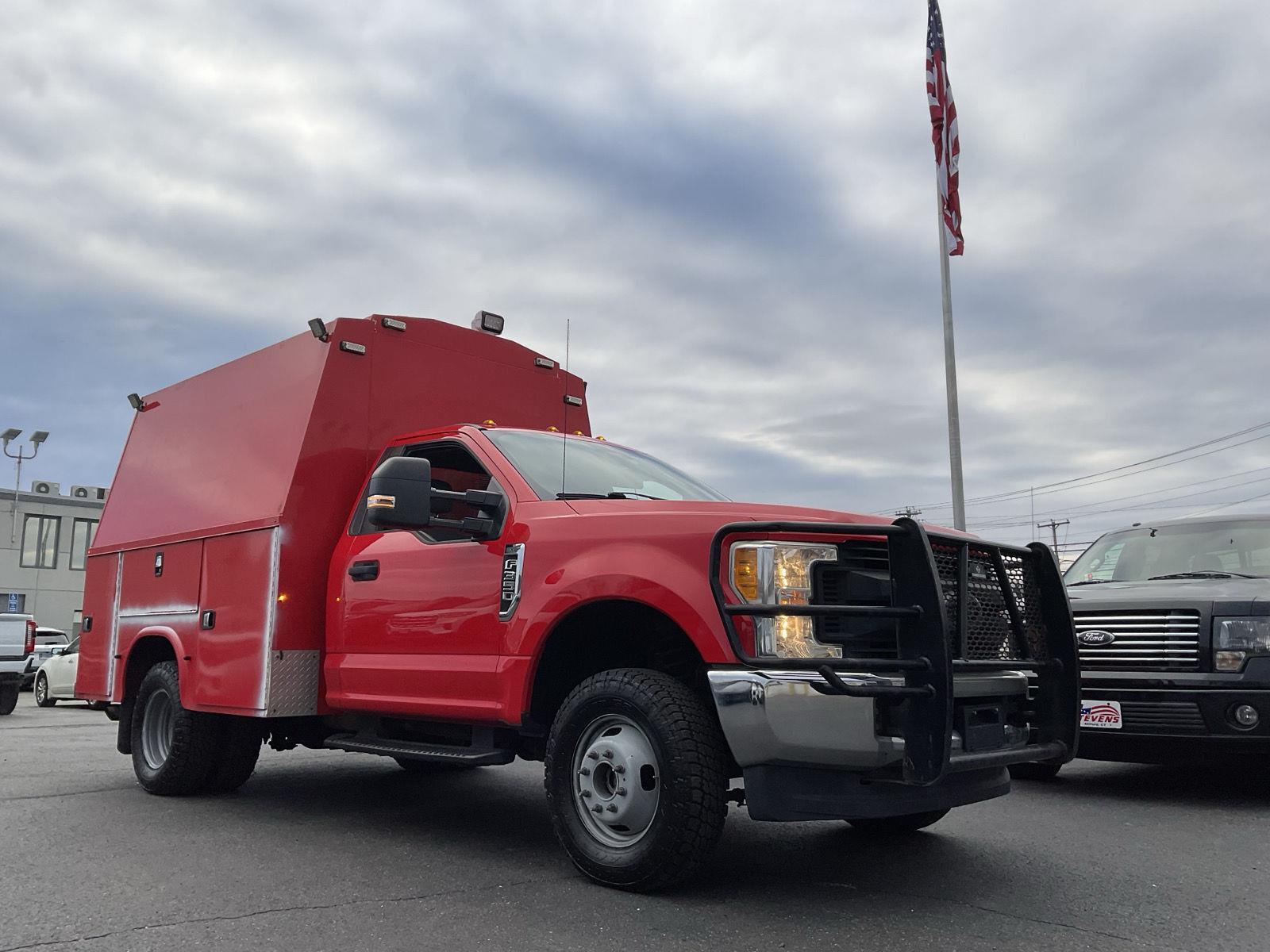 2017 Ford F-350 Super Duty Chassis Cab XL's photo