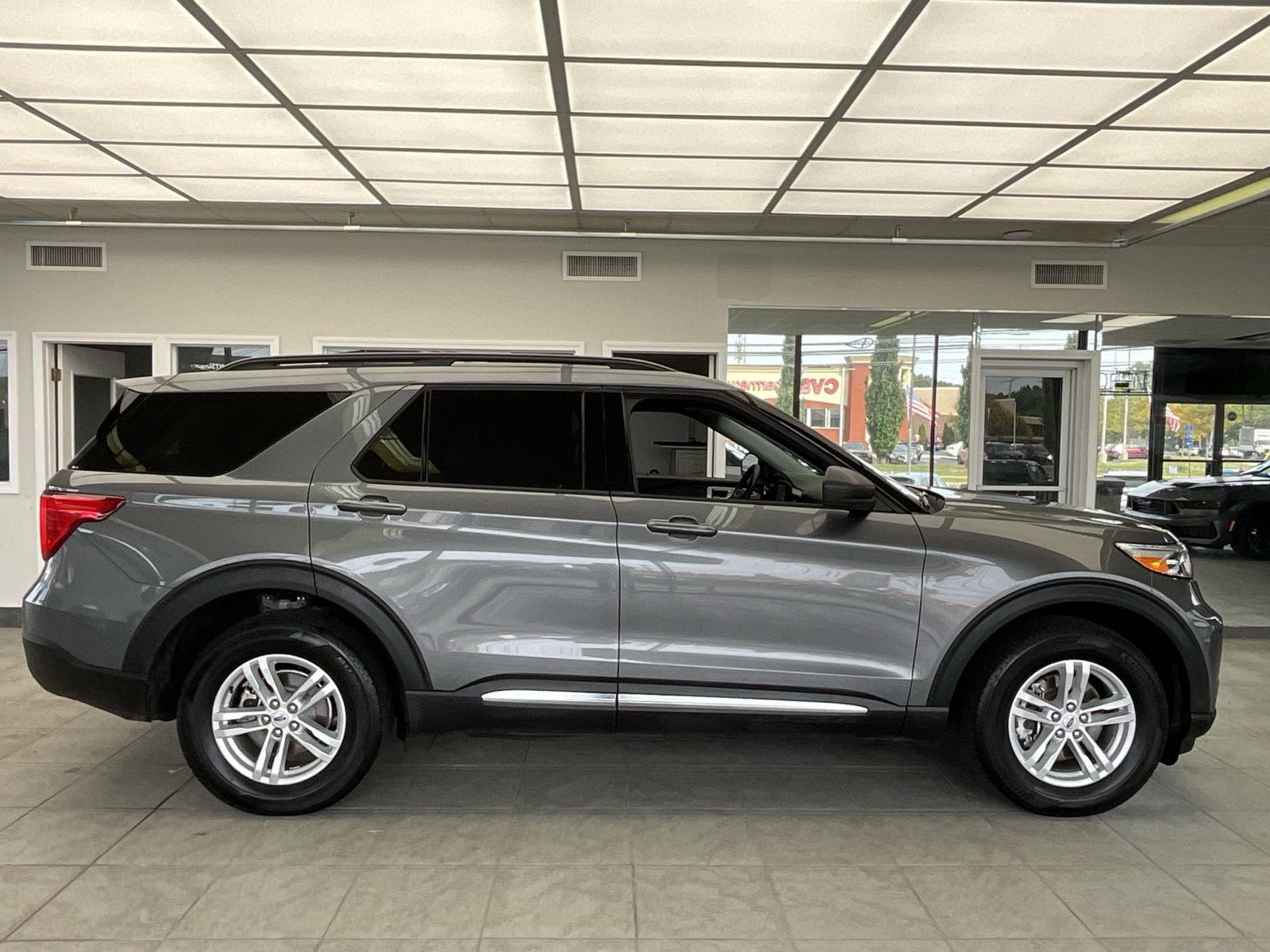 2024 Ford Explorer XLT photo 4
