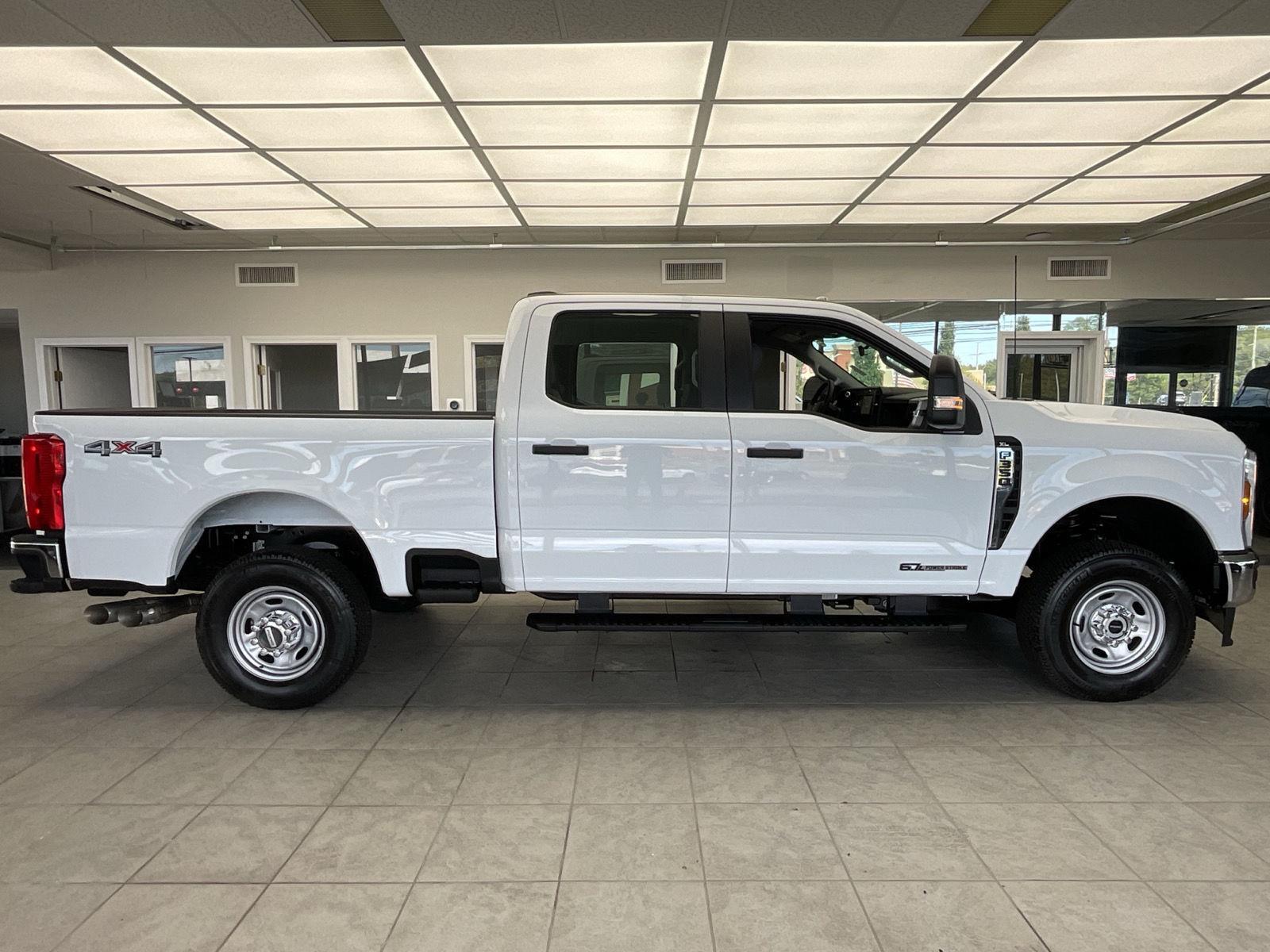 2026 Ford F-350 XL photo 4