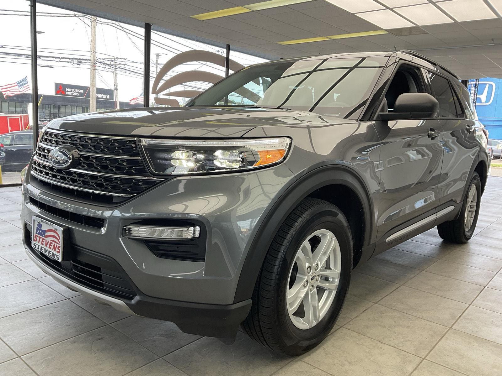 2024 Ford Explorer XLT photo 3