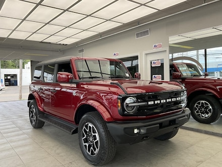 2026 Ford Bronco Outer Banks SUV
