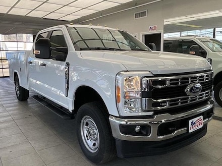 2023 Ford Super Duty F-350 SRW XL Truck