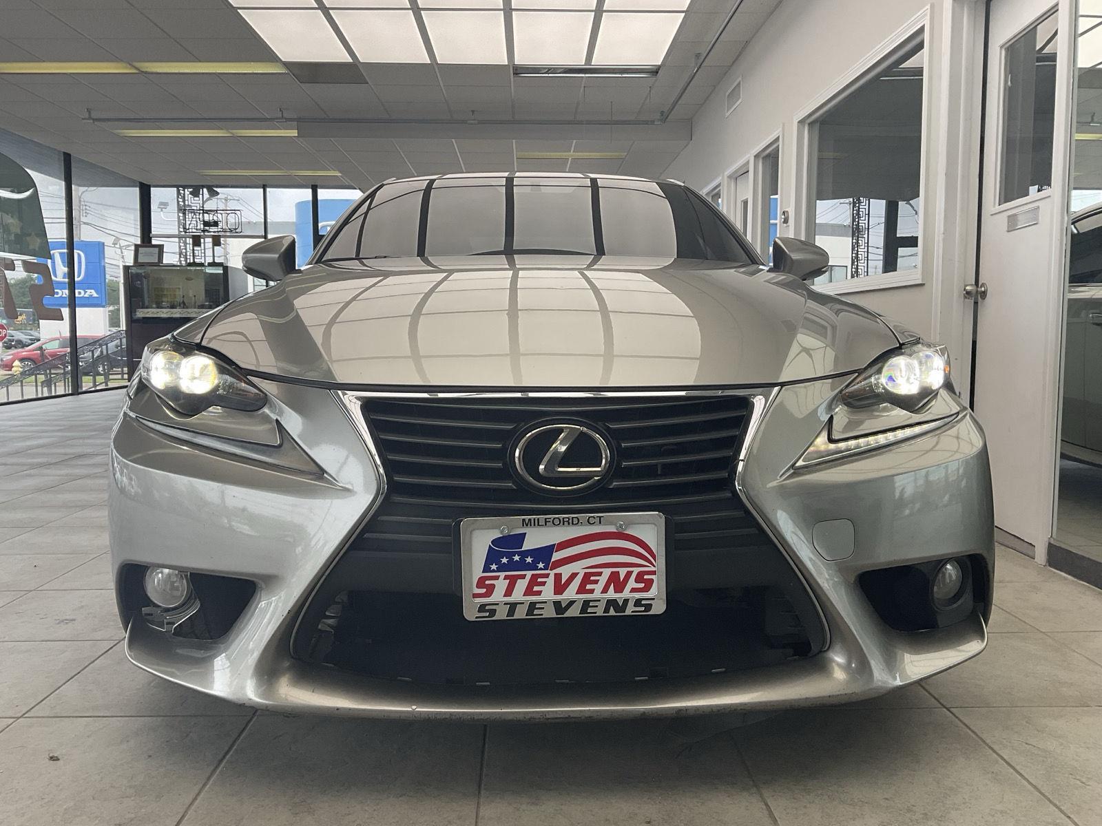 2014 Lexus IS 250 photo 2