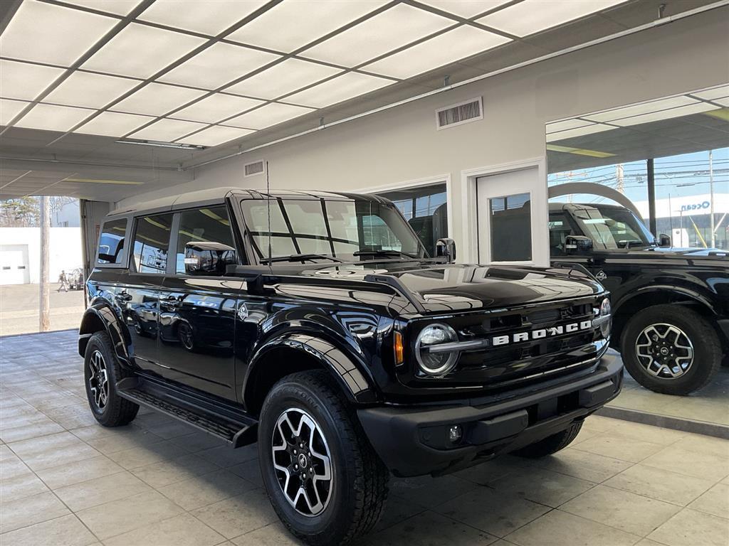 2025 Ford Bronco 4-Door Outer Banks