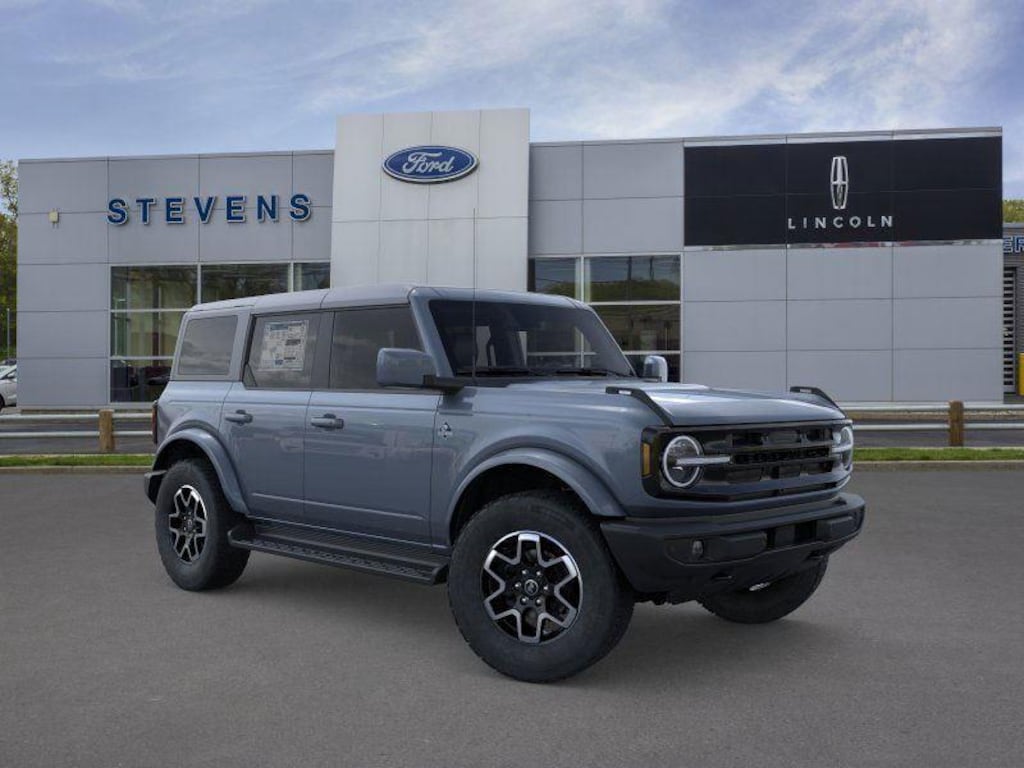 New 2025 Ford Bronco Outer Banks SUV