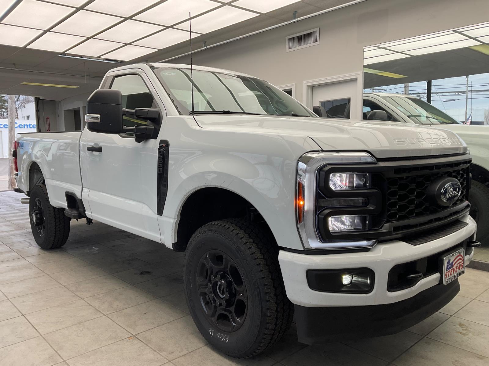 2025 Ford F-350 Super Duty XL's photo