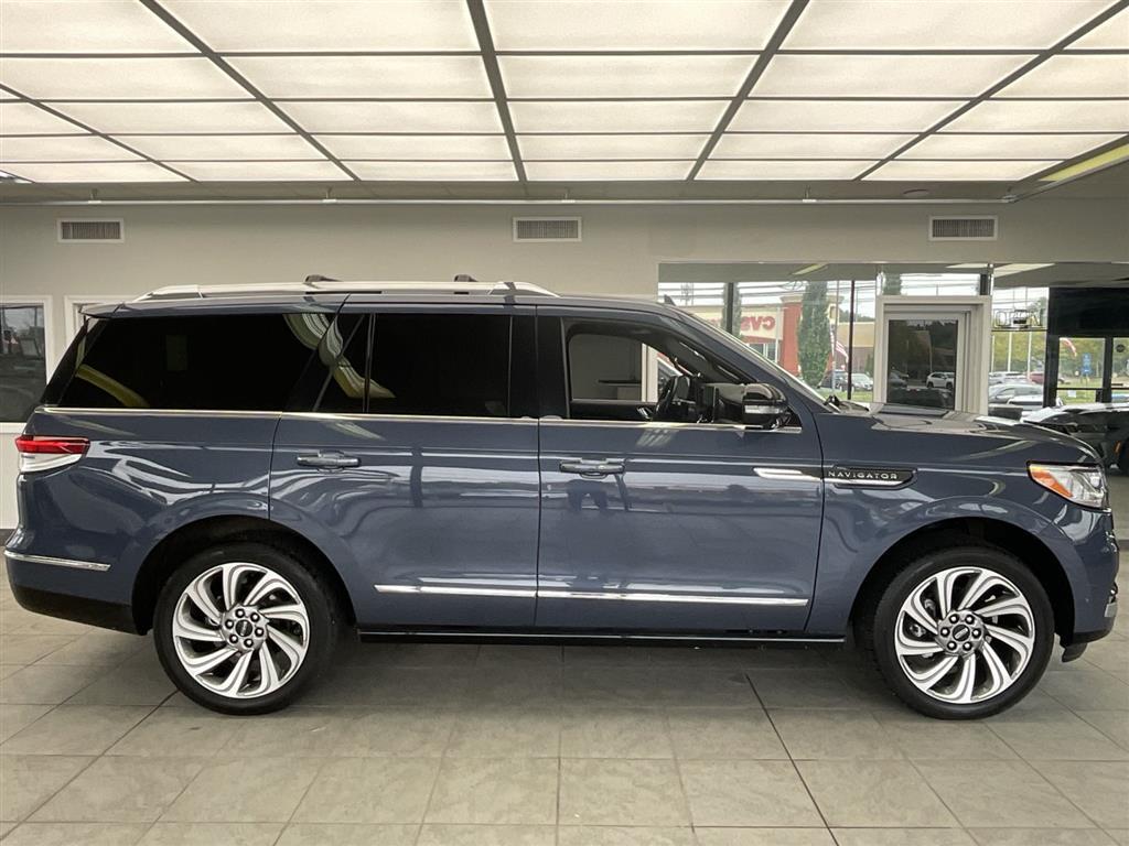 2022 Lincoln Navigator Reserve photo 4