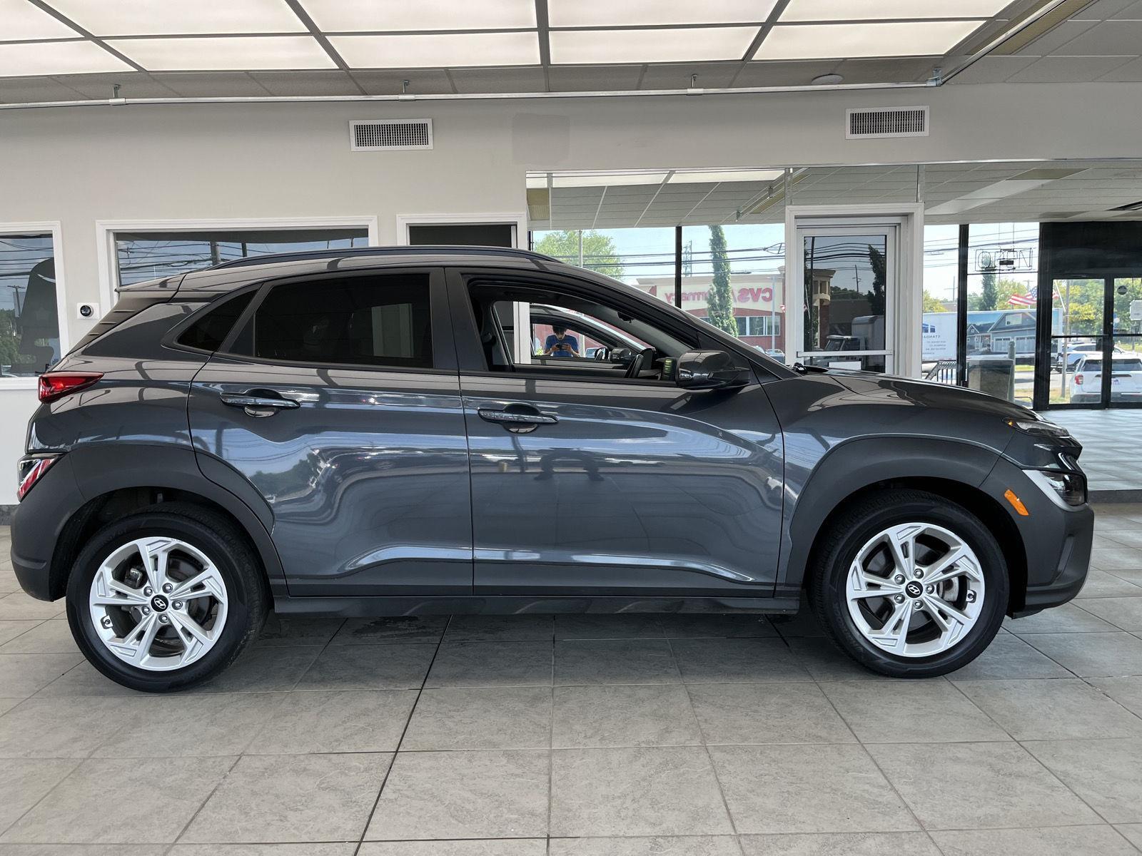 2022 Hyundai Kona SEL photo 4