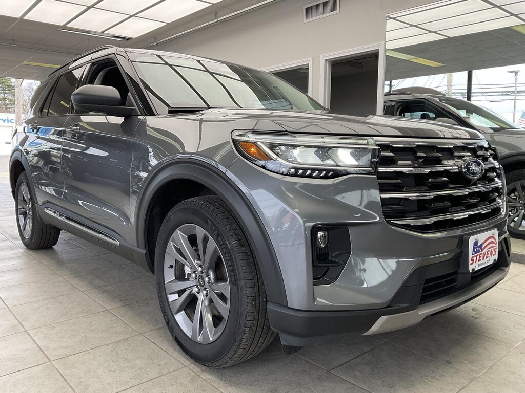 Used 2025 Ford Explorer Active SUV