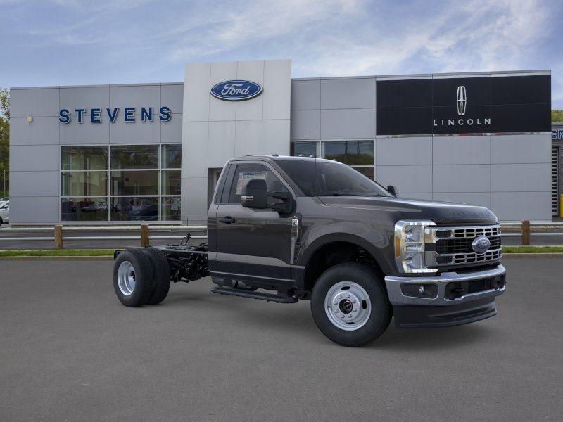 2026 Ford F-350 XL 4x4 Regular Cab 145-In DRW's photo