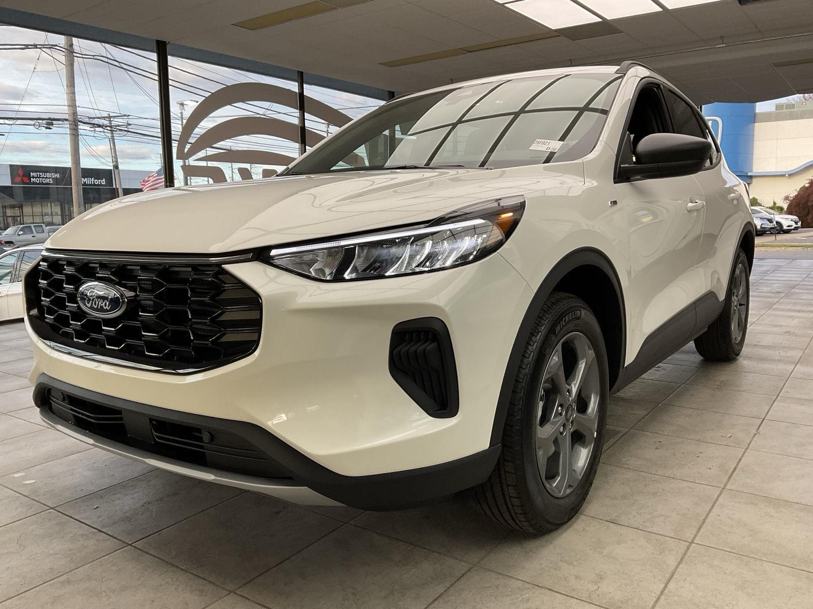 2026 Ford Escape ST-Line photo 3