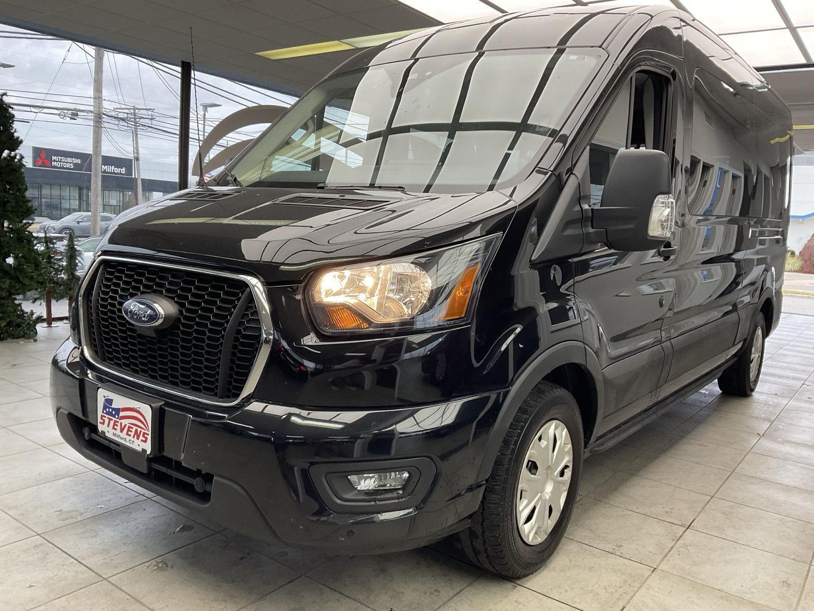 2023 Ford Transit Passenger XLT photo 3