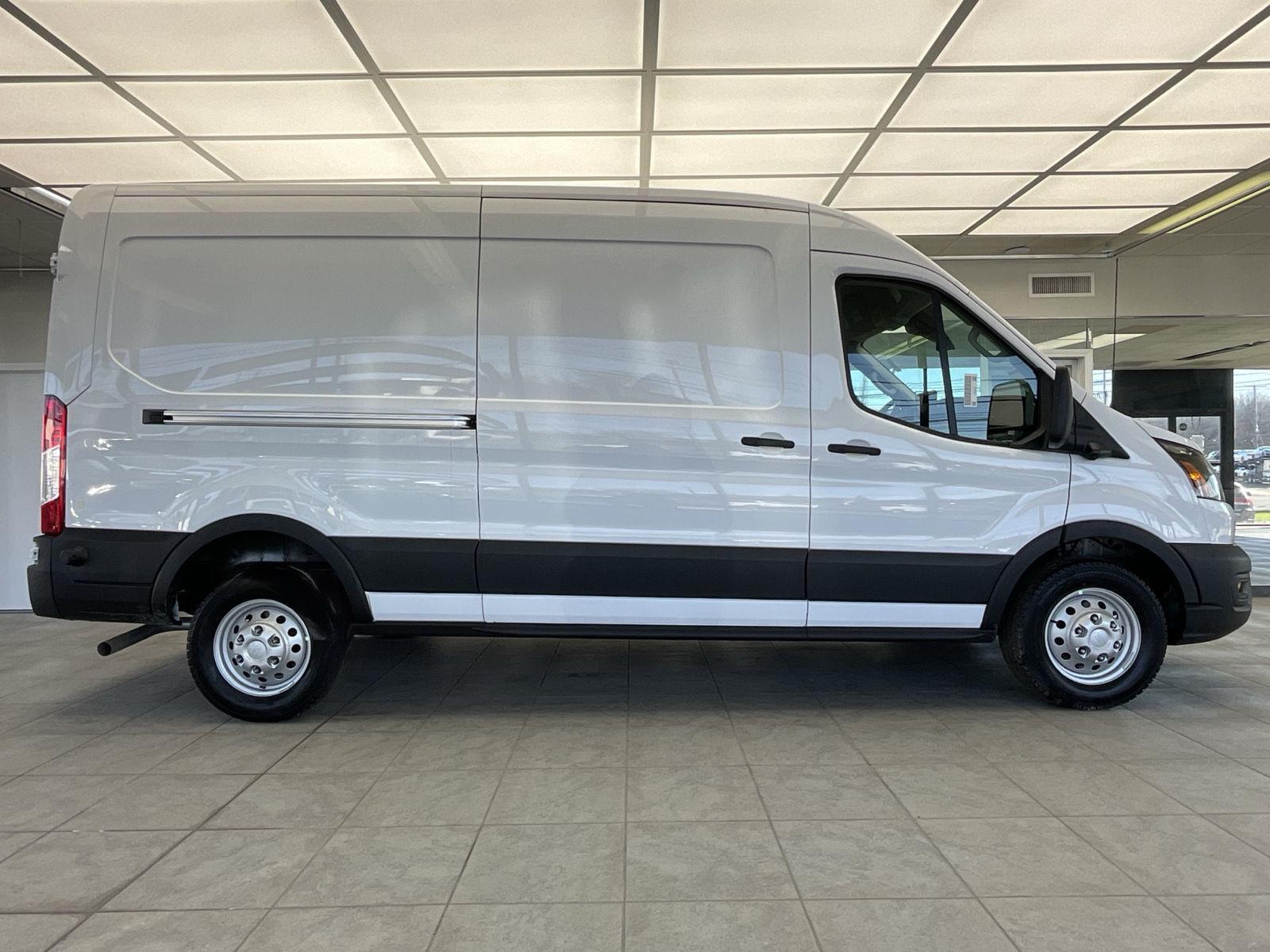 2024 Ford Transit Cargo Van photo 4