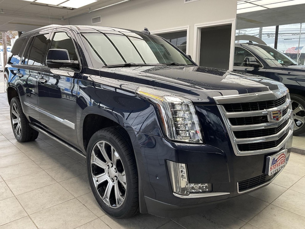 Used 2018 Cadillac Escalade Premium Luxury SUV