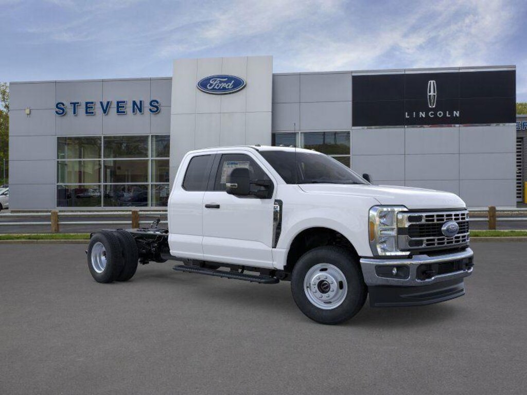 New 2026 Ford Super Duty F-350 DRW XL Truck