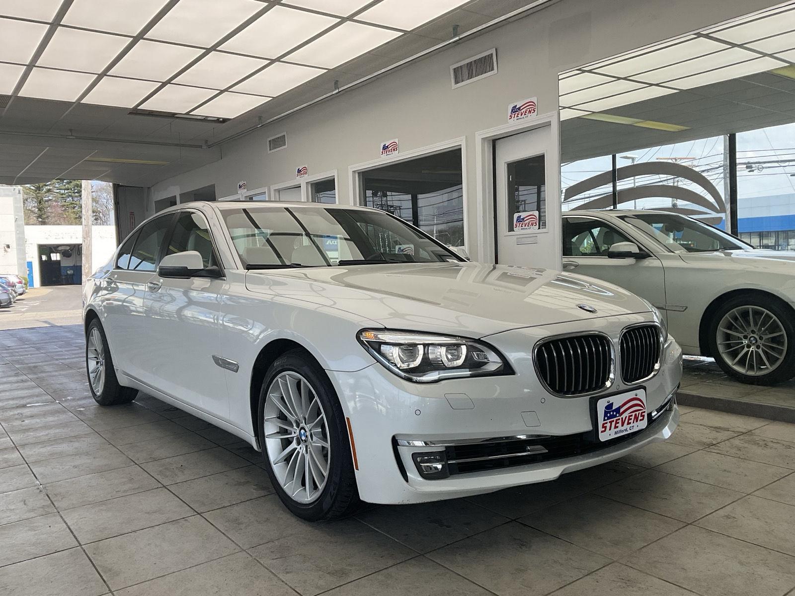 2015 BMW 7 Series 750i xDrive's photo