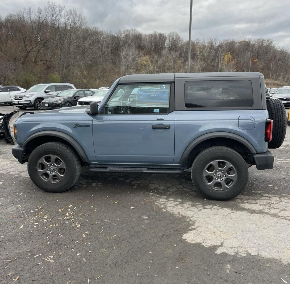 2023 Ford Bronco Base photo 4