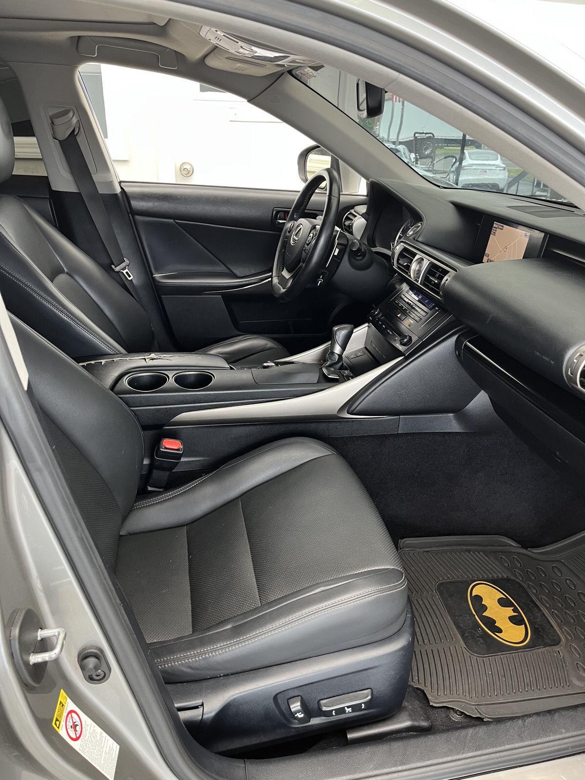 2014 Lexus IS 250 photo 3