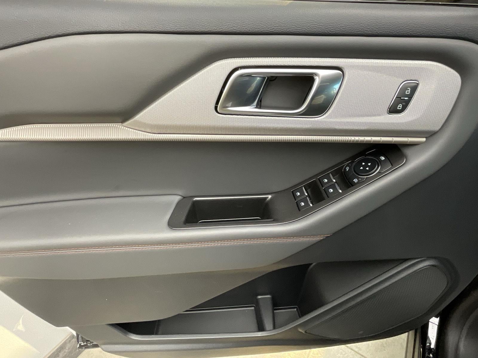 2026 Ford Explorer Active - Photo 22