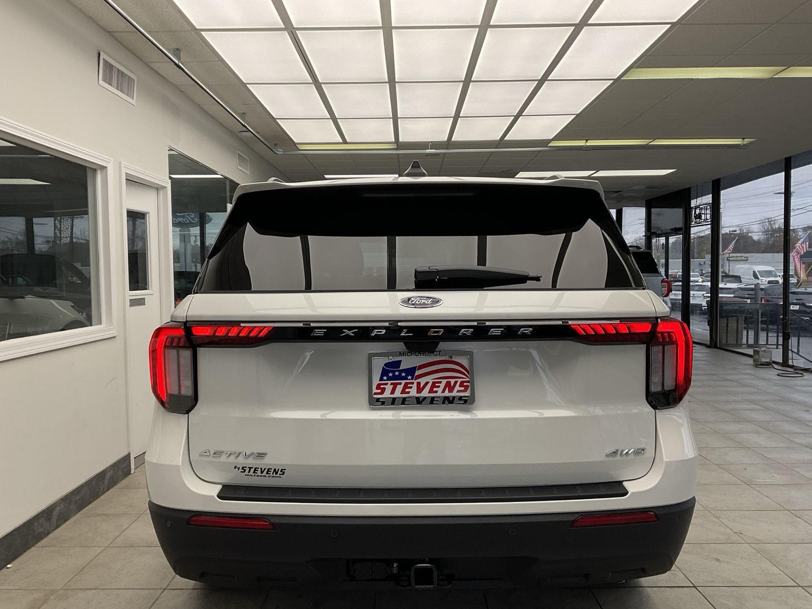 2026 Ford Explorer Active - Photo 6