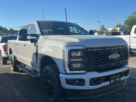 2026 Ford Super Duty F-350 Lariat Truck