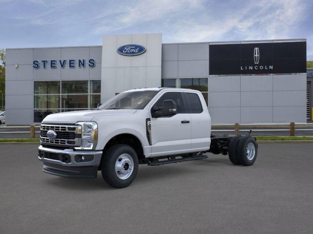 New 2026 Ford Super Duty F-350 DRW XL Truck