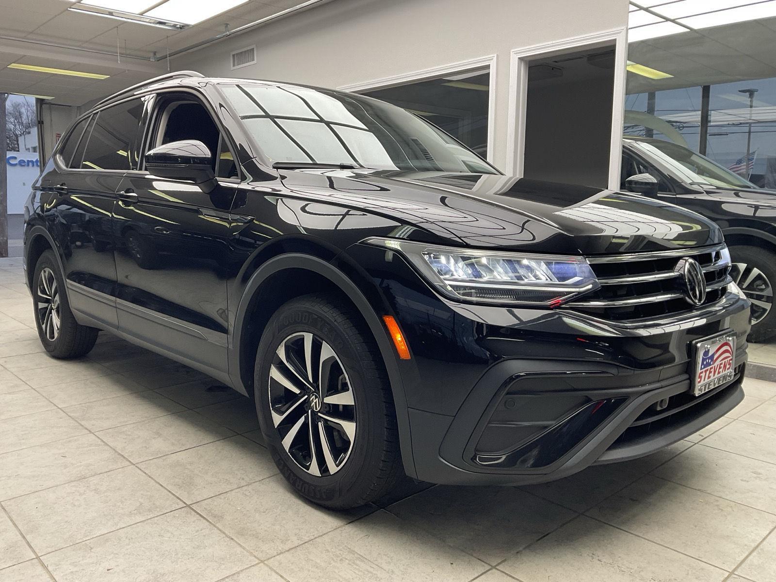 2024 Volkswagen Tiguan S's photo