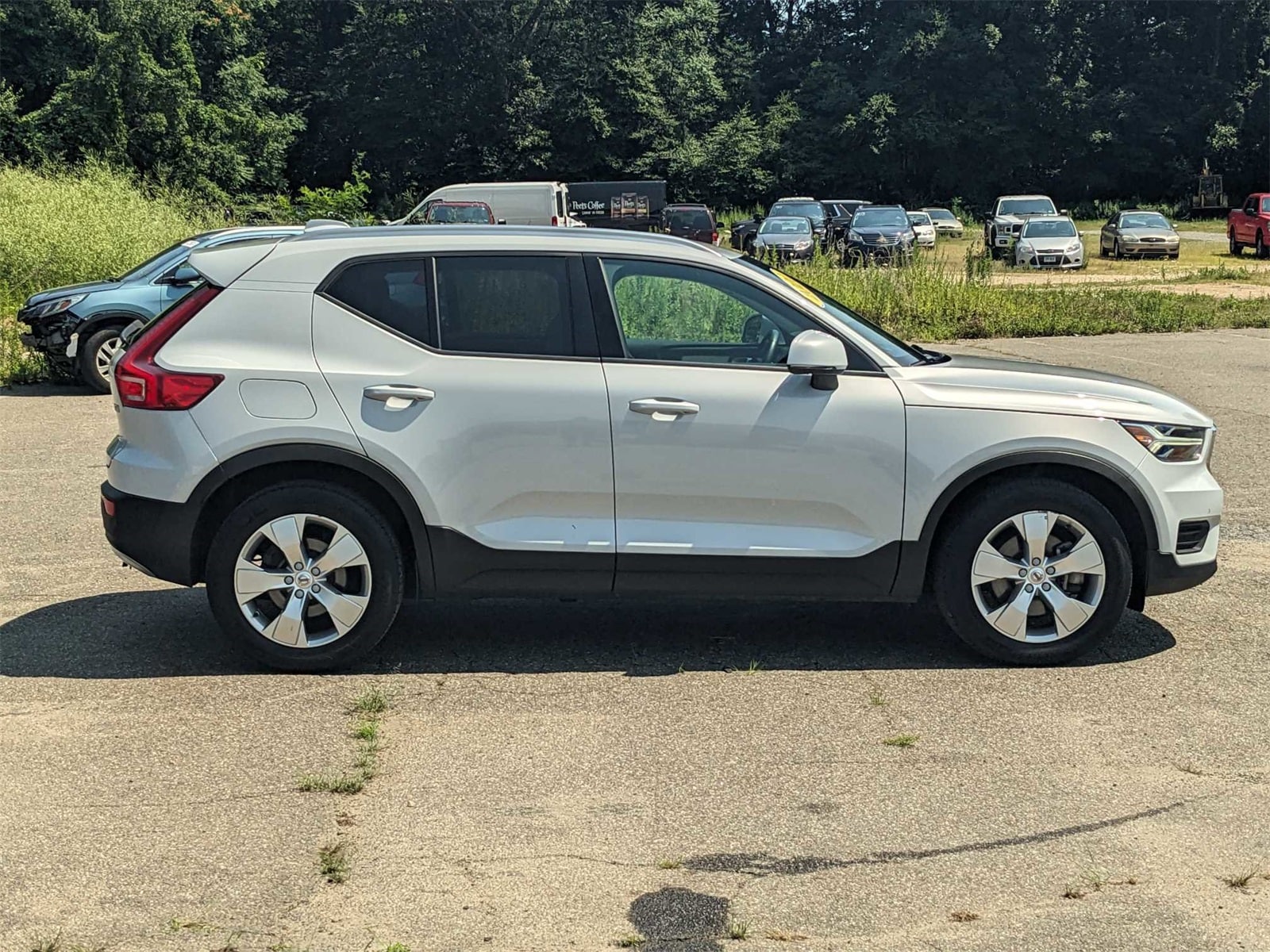 Used 2020 Volvo XC40 Momentum with VIN YV4162UK4L2265357 for sale in Milford, CT