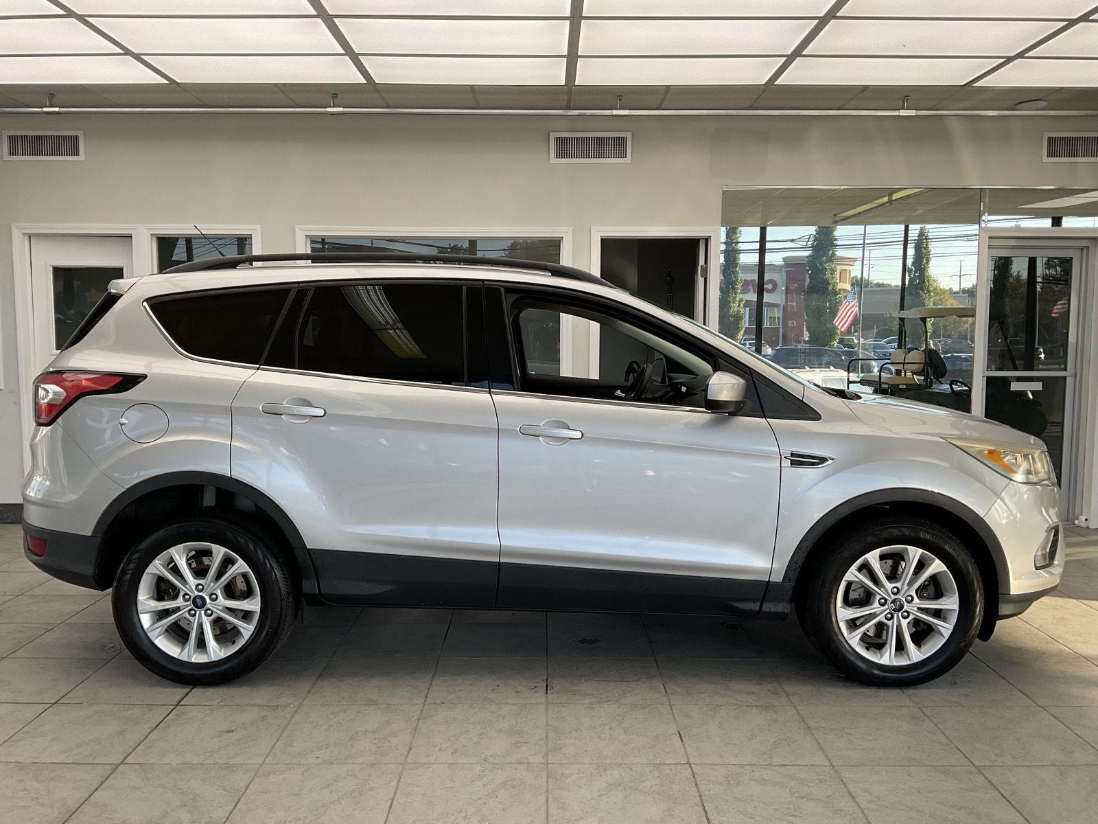 2017 Ford Escape SE photo 3