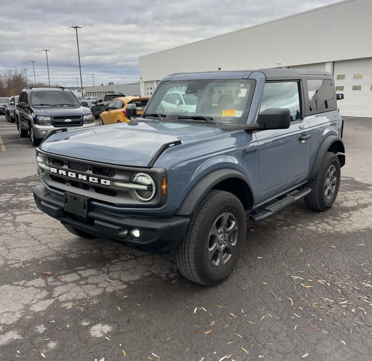 2023 Ford Bronco Base photo 2