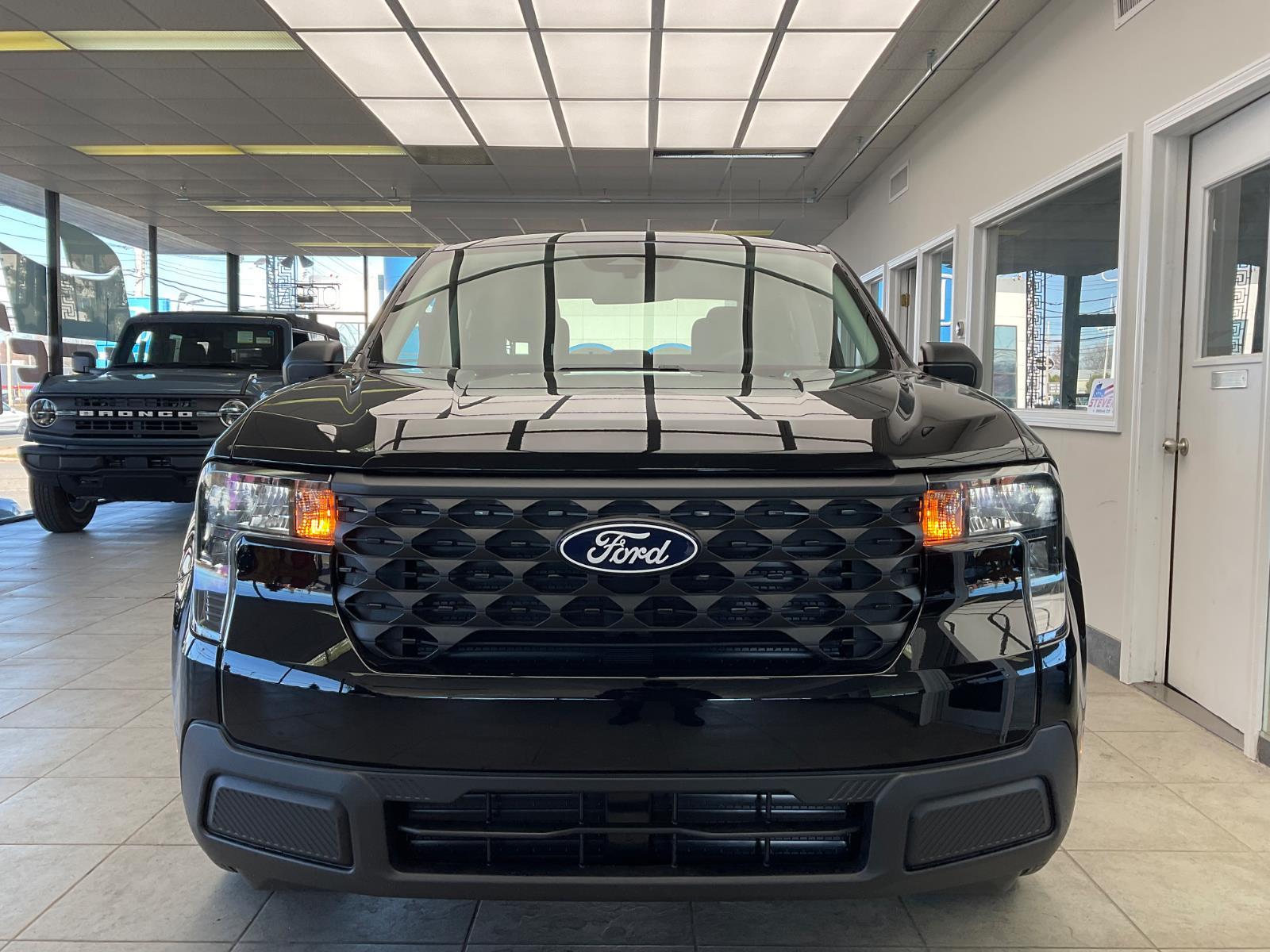 2025 Ford Maverick XL photo 2