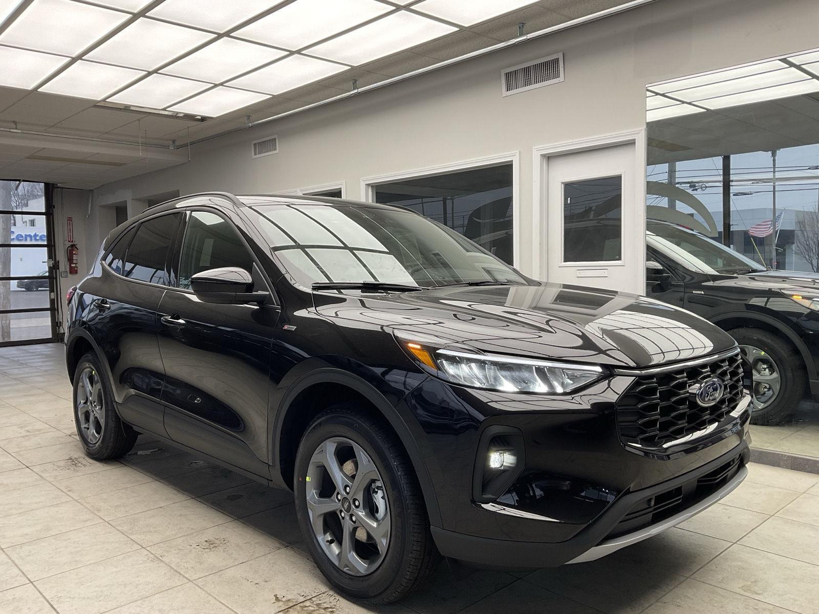 2026 Ford Escape ST-Line Select's photo