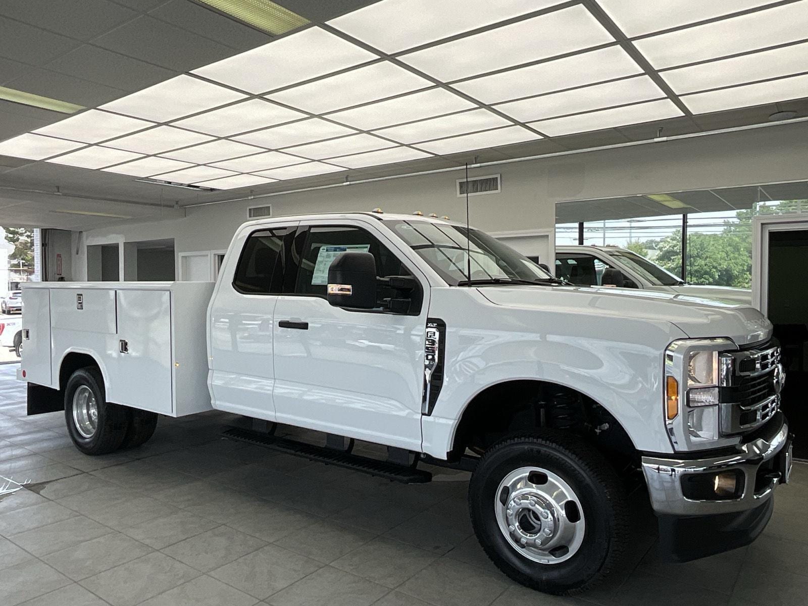 2024 Ford Super Duty F-350 DRW XLT