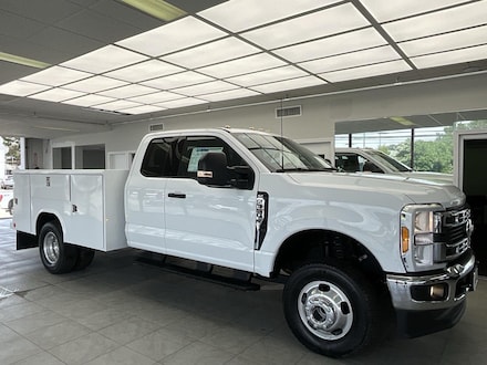 2024 Ford Super Duty F-350 DRW XLT Truck