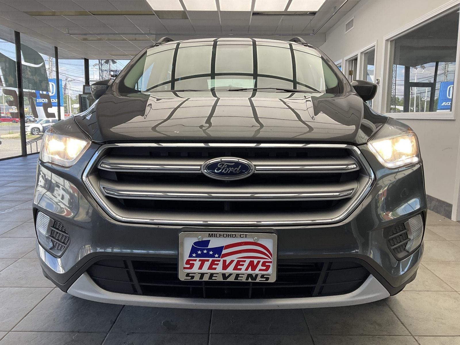 2017 Ford Escape SE photo 2