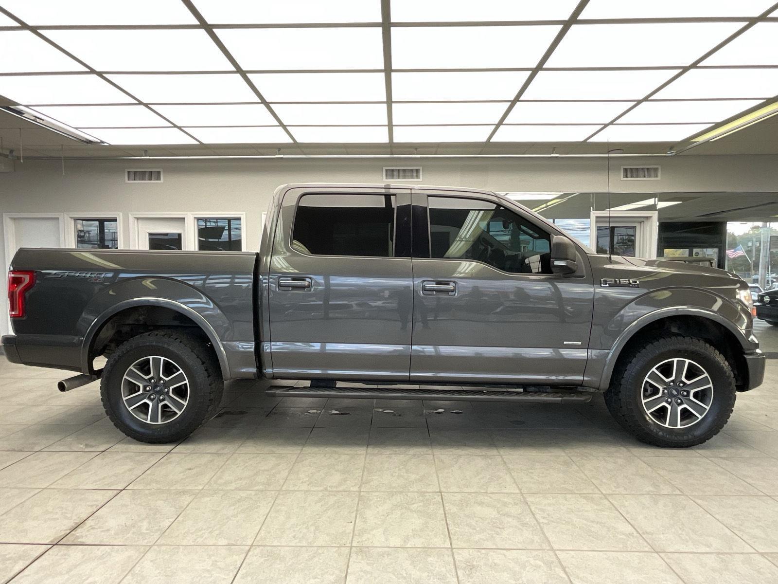 2016 Ford F-150 XLT photo 4