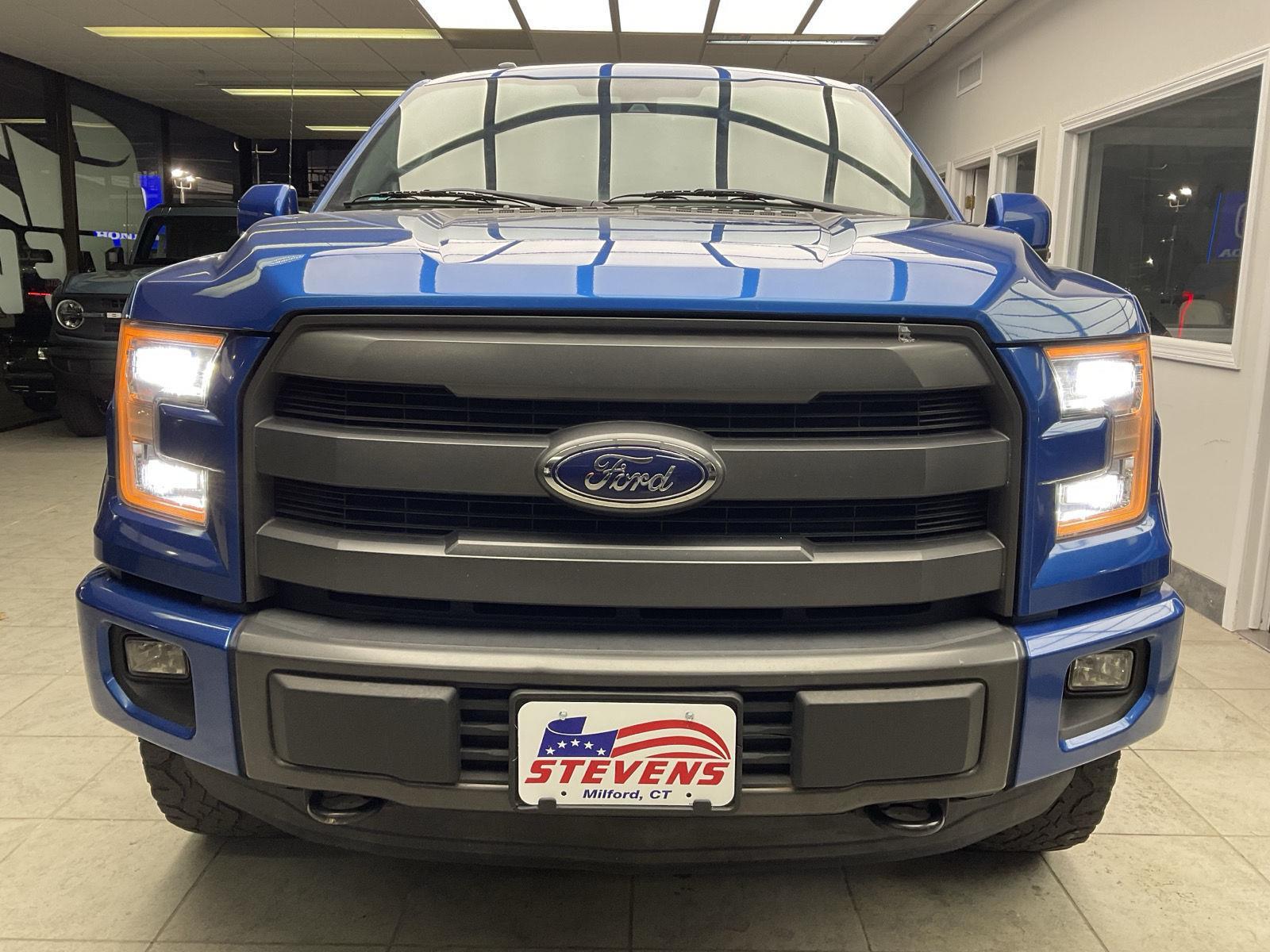 2015 Ford F-150 Lariat photo 2