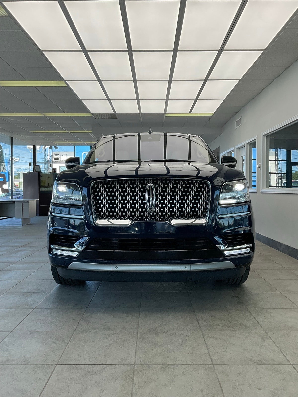 Used 2019 Lincoln Navigator Reserve with VIN 5LMJJ2LT2KEL17909 for sale in Milford, CT