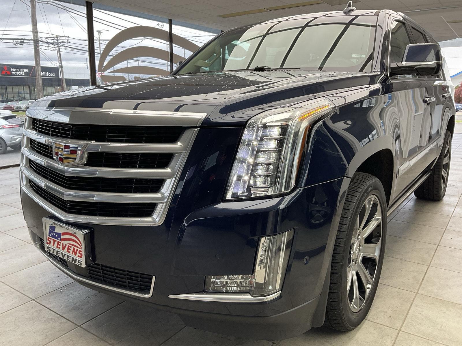 2018 Cadillac Escalade Premium Luxury photo 4