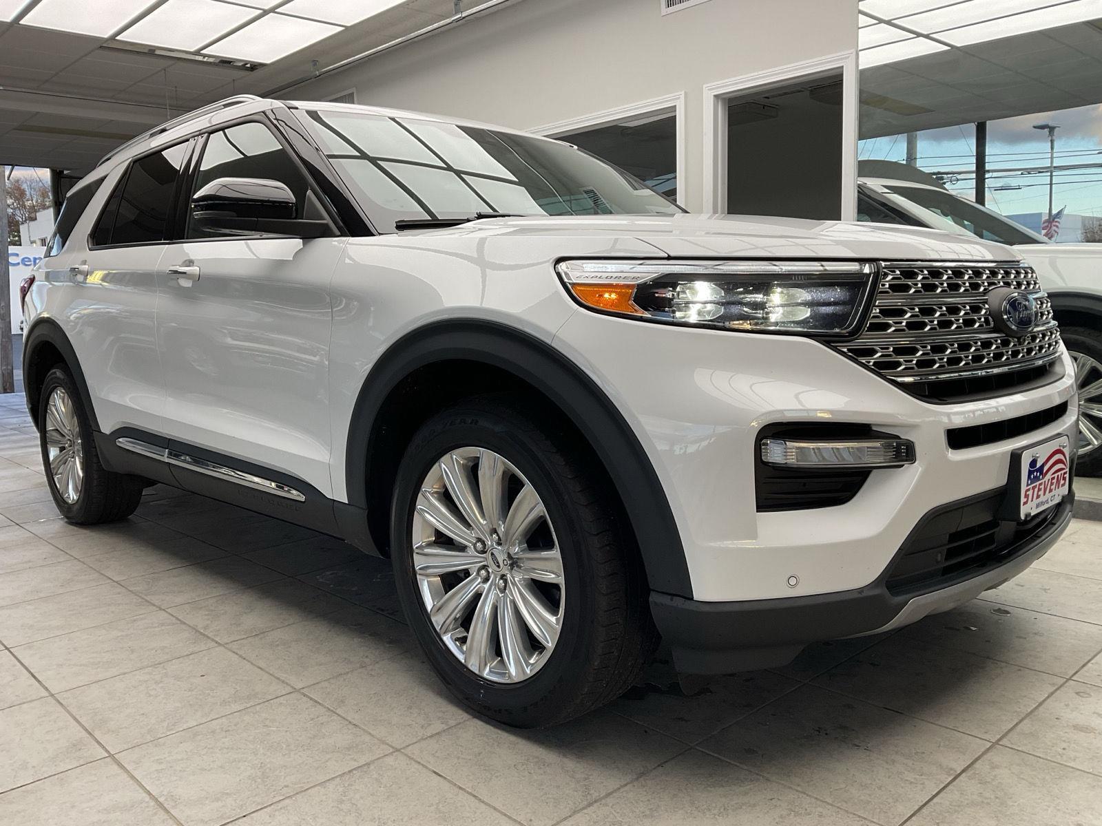 2020 Ford Explorer Limited's photo