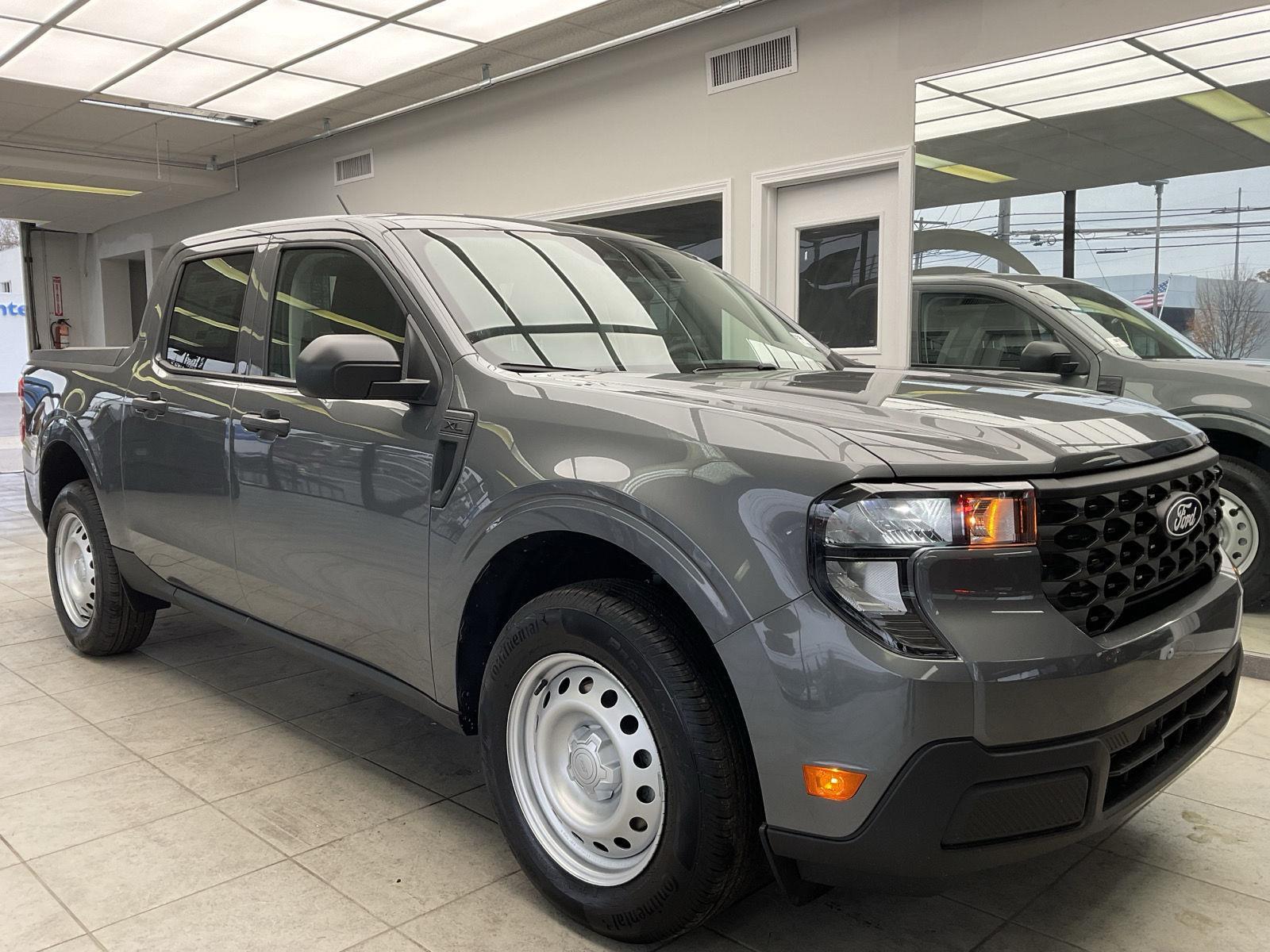 2025 Ford Maverick XL's photo