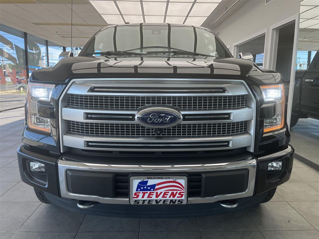 2016 Ford F-150 Platinum photo 2