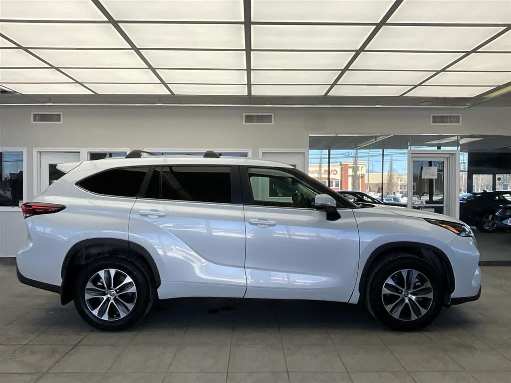 Used 2024 Toyota Highlander Others