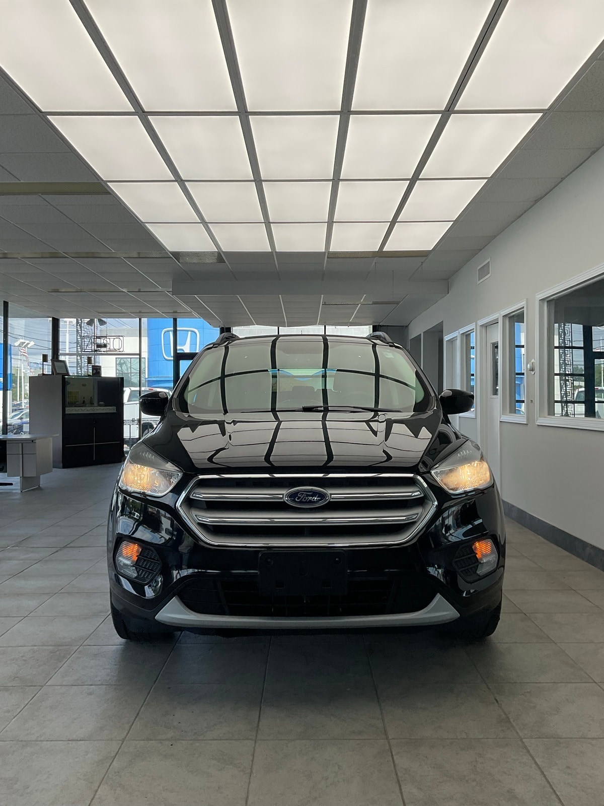 Used 2018 Ford Escape SE with VIN 1FMCU9GD6JUC11224 for sale in Milford, CT