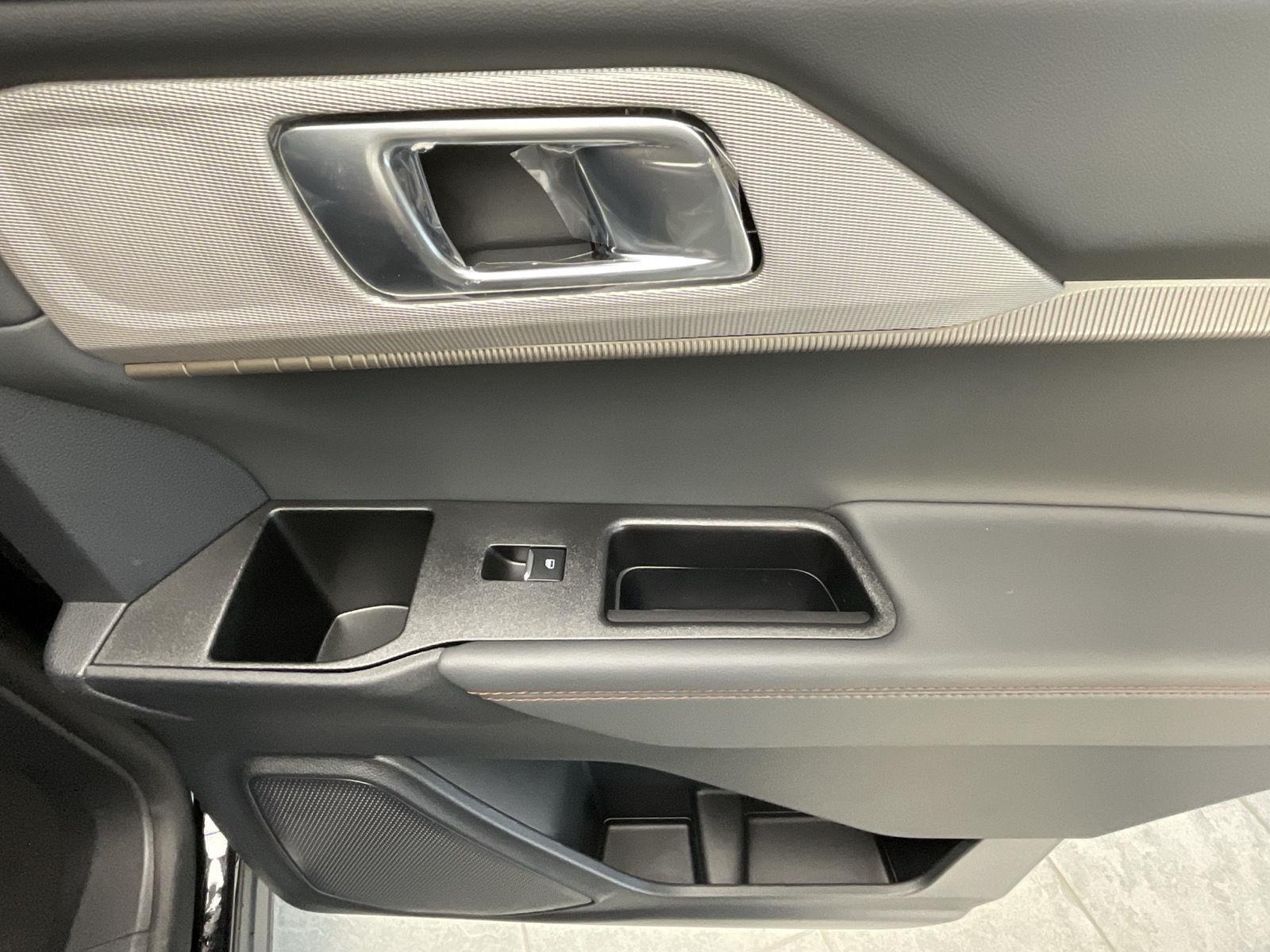 2026 Ford Explorer Active - Photo 16