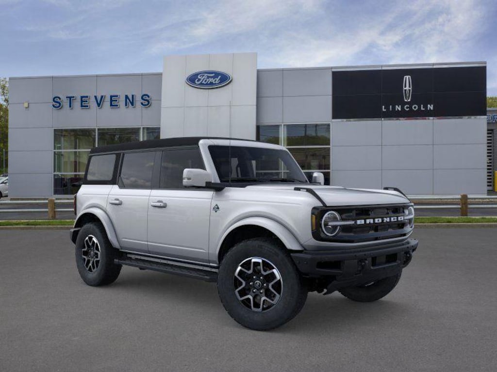 New 2024 Ford Bronco Outer Banks SUV