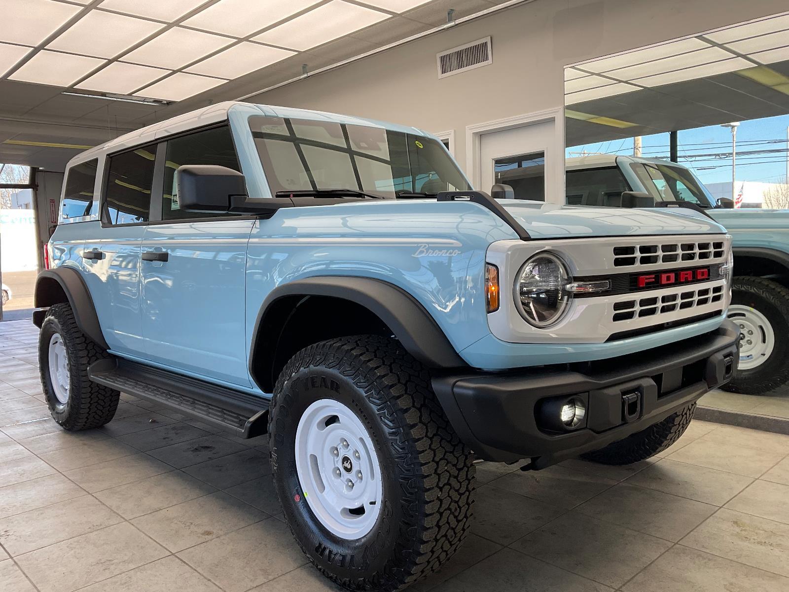 2025 Ford Bronco 4-Door Heritage Editon's photo