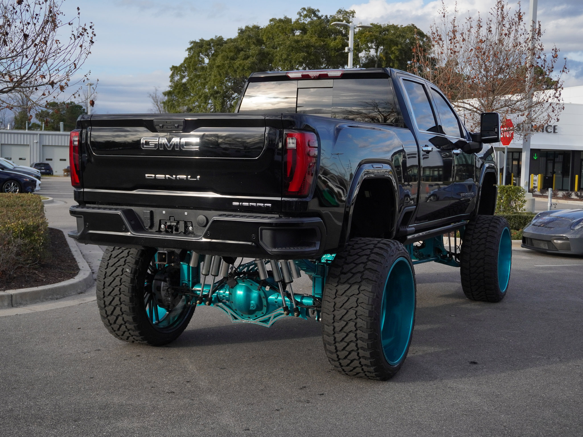 2024 GMC Sierra 2500HD Denali Ultimate photo 3